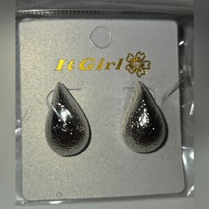 It Girl Silver Teardrop Earrings